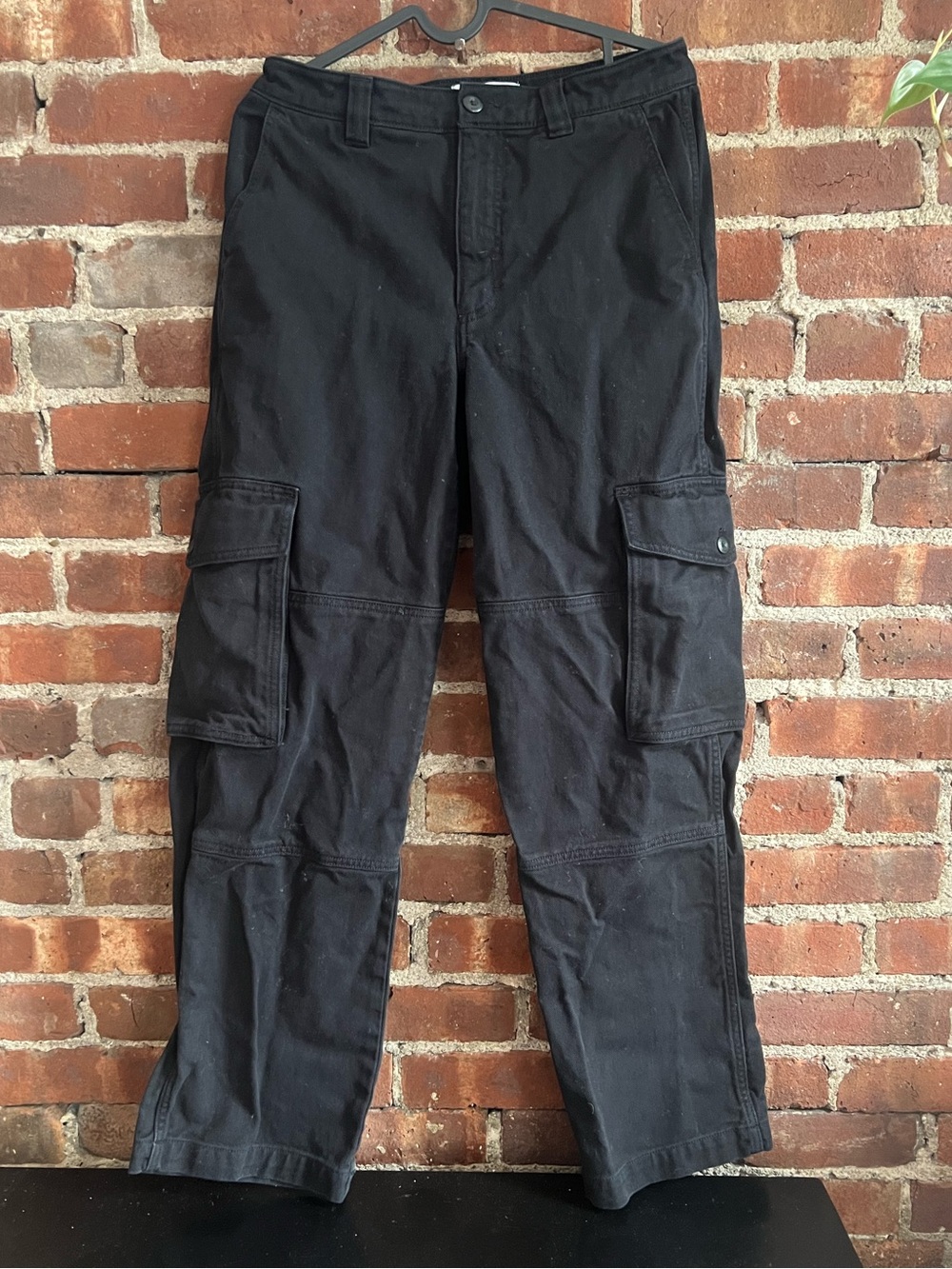 TNA Aritzia Black Cargo Pants Utility Pockets Thick Cotton Gorpcore Women’s Sz 6